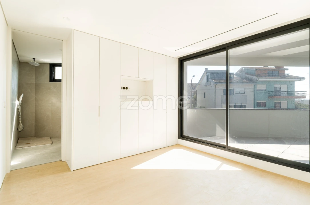 Moradia T5 para Venda em Madalena Foto 16