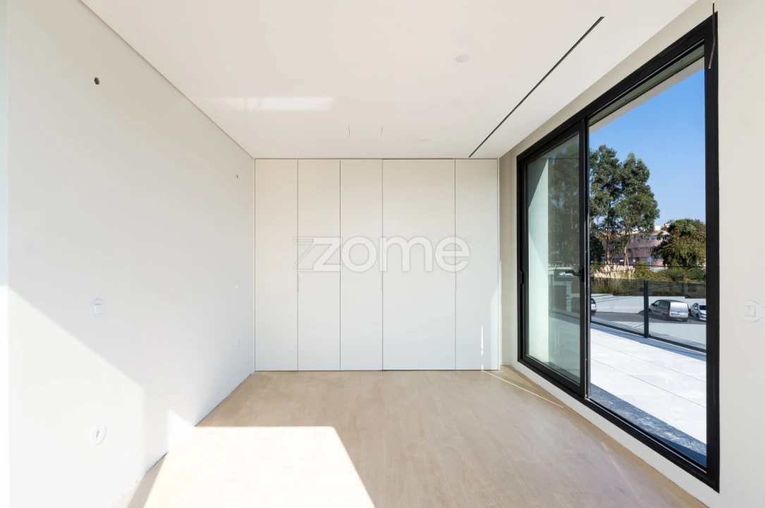 Moradia T5 para Venda em Madalena Foto 23