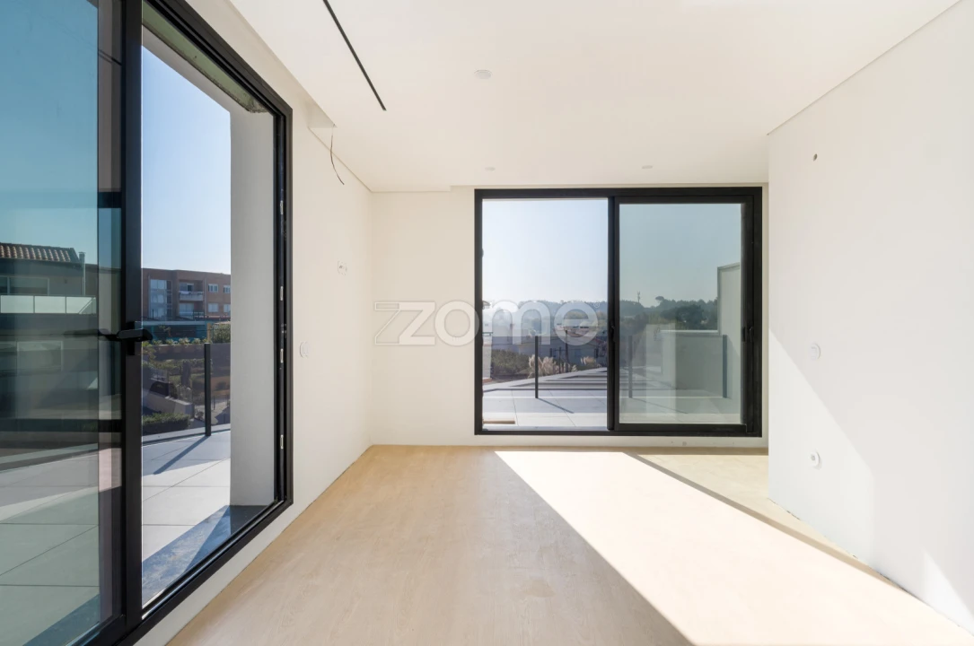 Moradia T5 para Venda em Madalena Foto 24