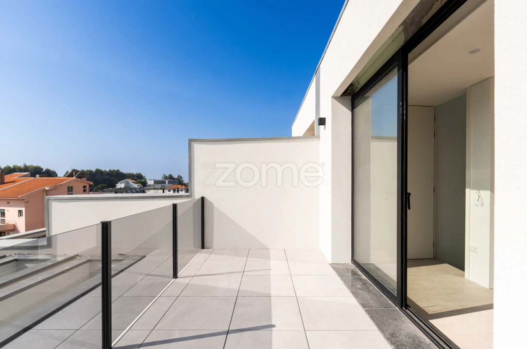 Moradia T5 para Venda em Madalena Foto 28