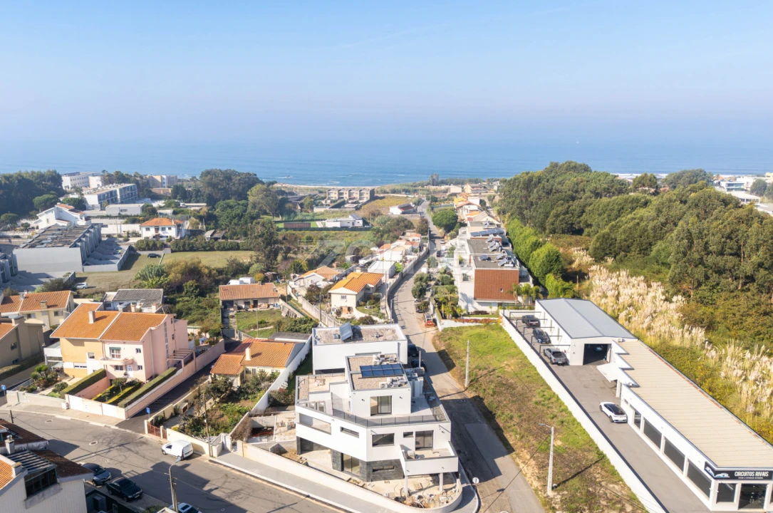 Moradia T5 para Venda em Madalena Foto 31