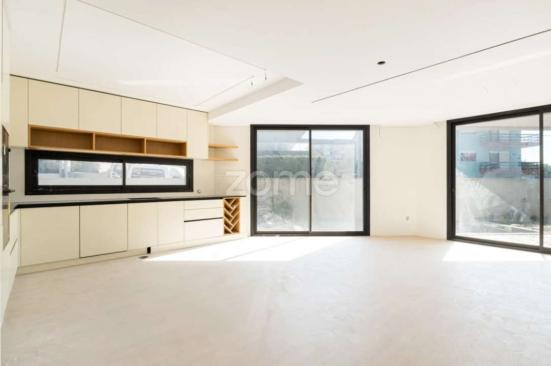 Moradia T5 para Venda em Madalena Foto 5