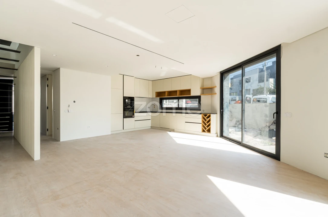 Moradia T5 para Venda em Madalena Foto 4