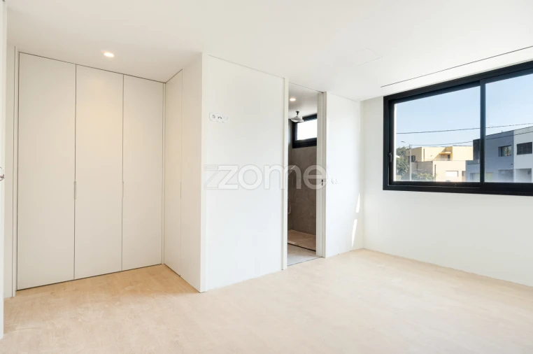 Moradia T5 para Venda em Madalena Foto 12