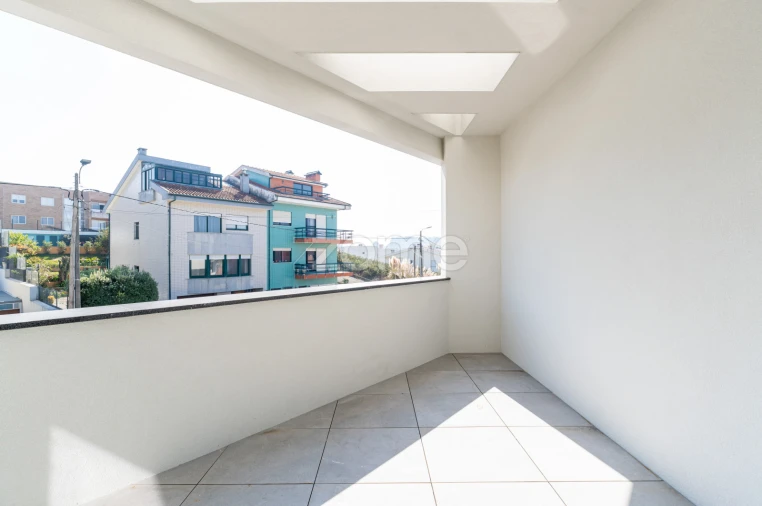 Moradia T5 para Venda em Madalena Foto 18