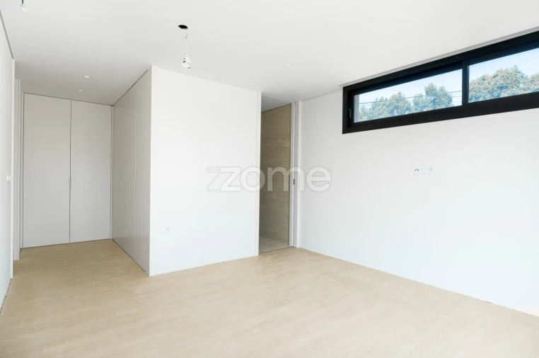 Moradia T5 para Venda em Madalena Foto 20