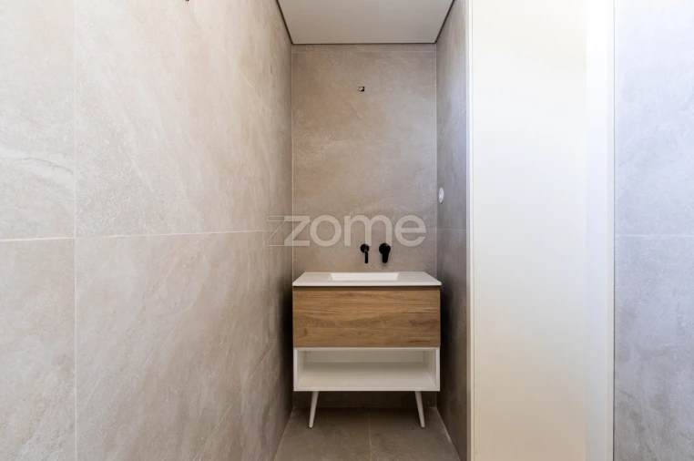 Moradia T5 para Venda em Madalena Foto 25