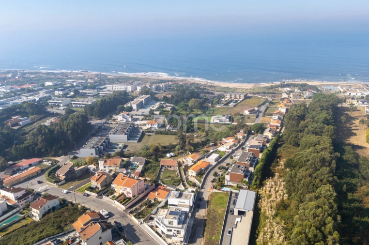 Moradia T5 para Venda em Madalena Foto 32