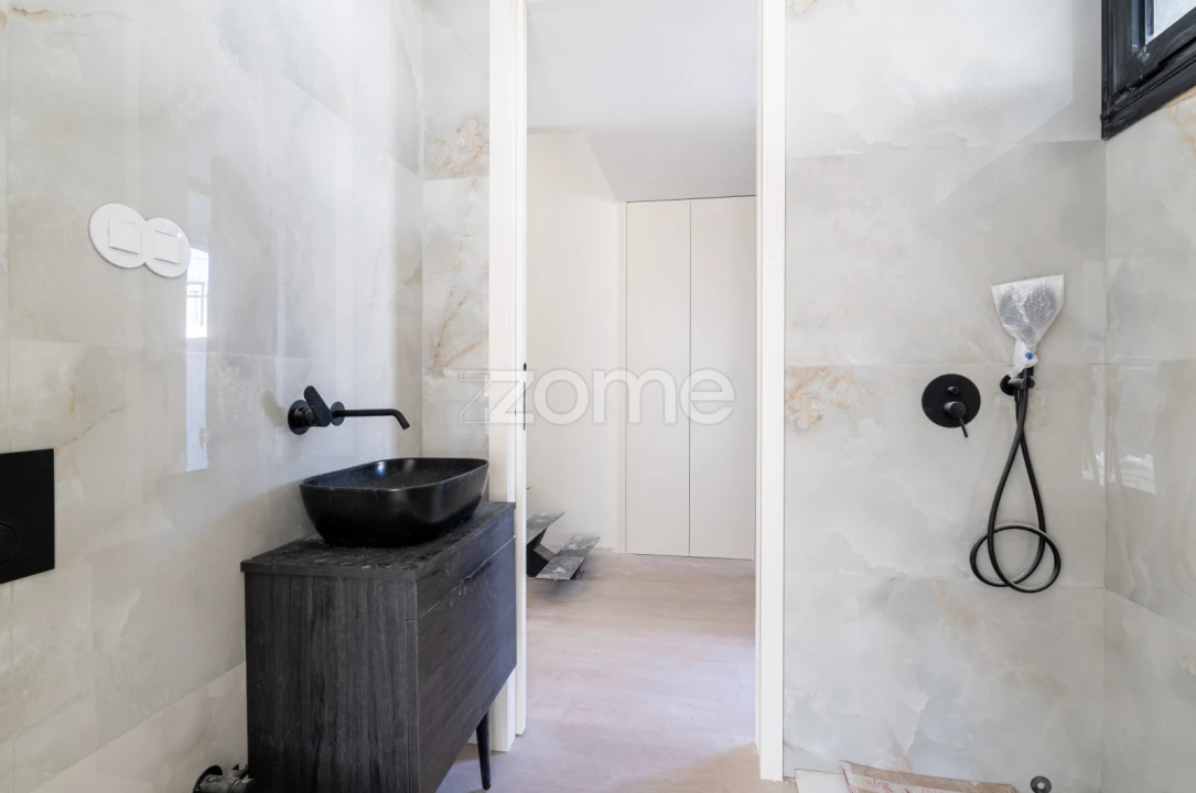 Moradia T5 para Venda em Madalena Foto 9