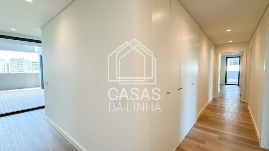 Apartamento T4 para Venda em Algés, Linda-A-Velha e Cruz Quebrada-Dafundo Foto 17