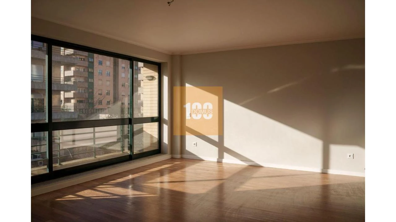 Apartamento T4 para Venda em Ramalde Foto 1