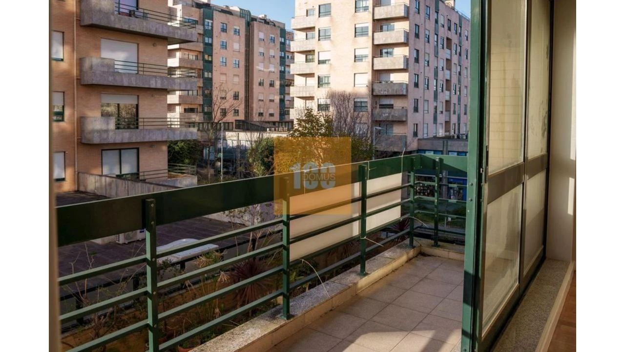 Apartamento T4 para Venda em Ramalde Foto 3