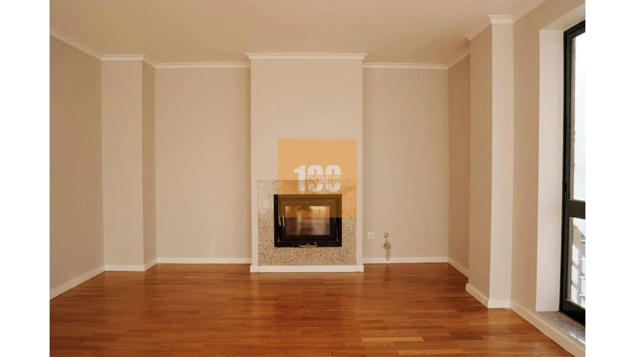Apartamento T4 para Venda em Ramalde Foto 7
