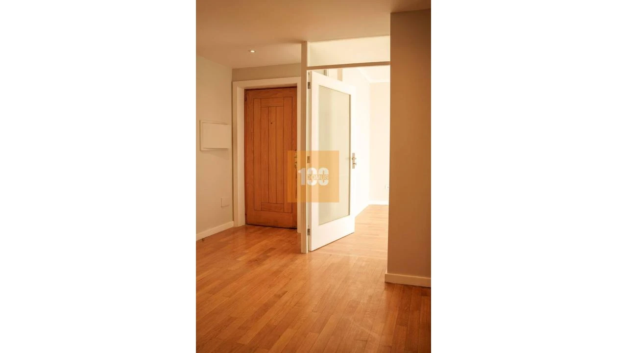 Apartamento T4 para Venda em Ramalde Foto 12