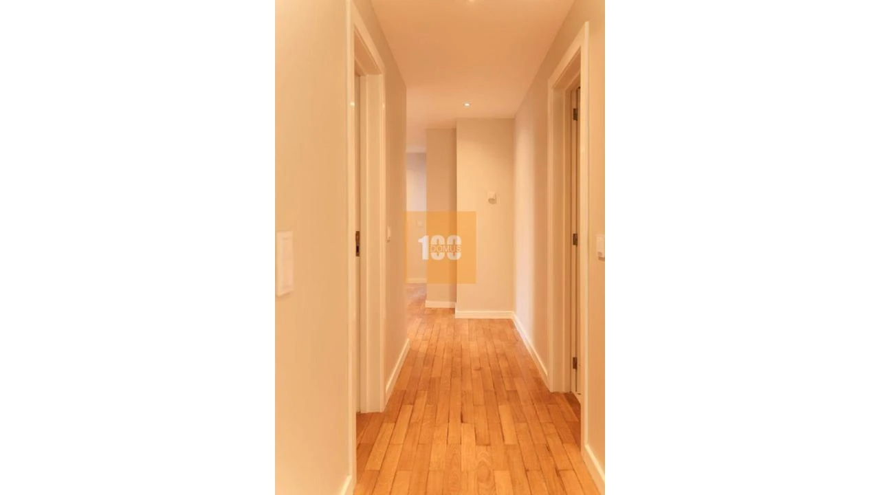 Apartamento T4 para Venda em Ramalde Foto 15