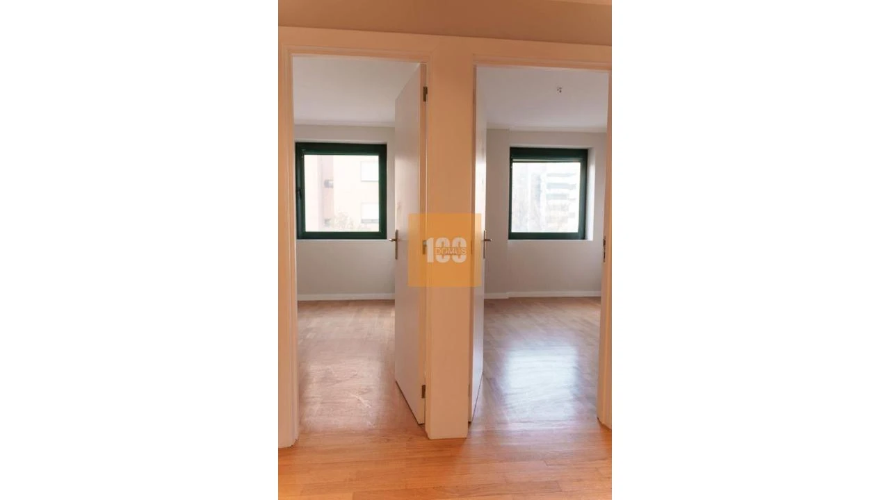Apartamento T4 para Venda em Ramalde Foto 16