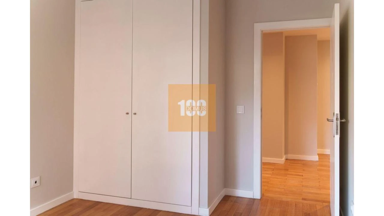Apartamento T4 para Venda em Ramalde Foto 20