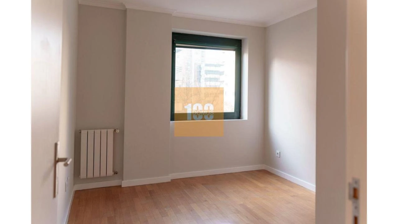 Apartamento T4 para Venda em Ramalde Foto 22