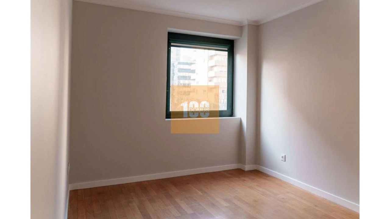 Apartamento T4 para Venda em Ramalde Foto 26