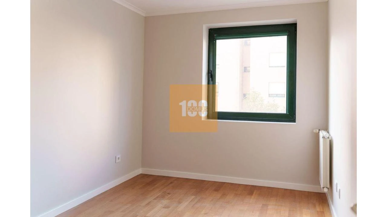 Apartamento T4 para Venda em Ramalde Foto 29