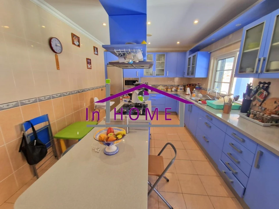 Moradia T5 para Venda em Salir Foto 10