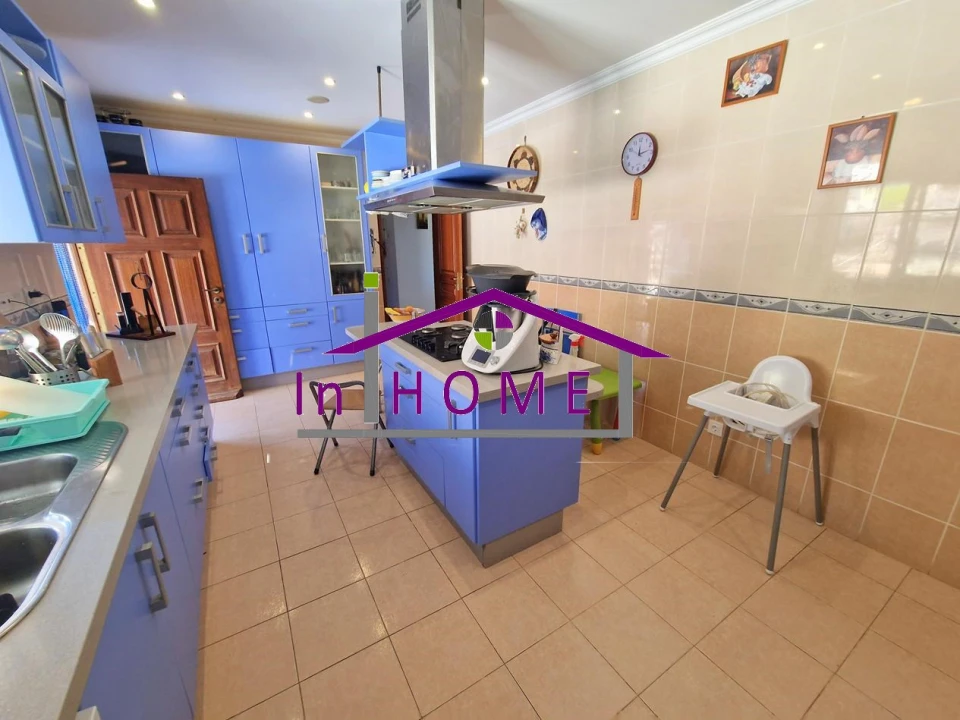 Moradia T5 para Venda em Salir Foto 11