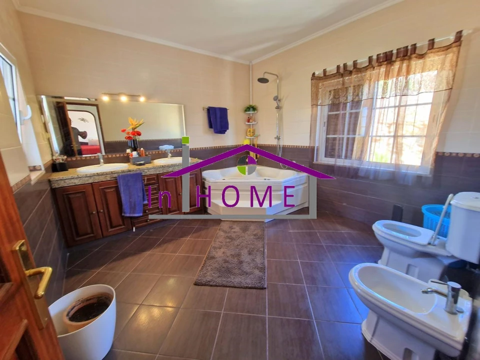 Moradia T5 para Venda em Salir Foto 15