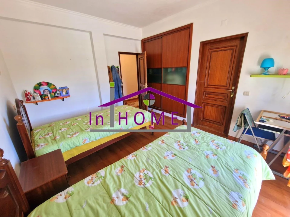 Moradia T5 para Venda em Salir Foto 18