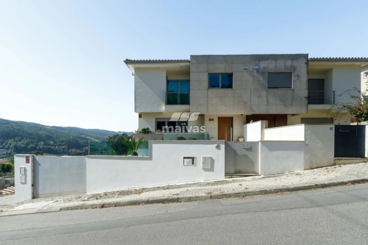 Moradia T4 para Venda em Este (São Pedro e São Mamede) Foto 1