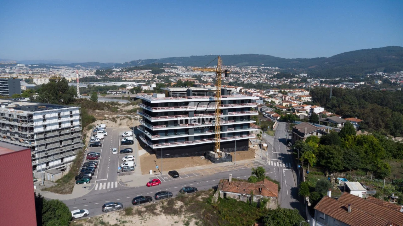 Apartamento T3 para Venda em Ferreiros e Gondizalves Foto 1