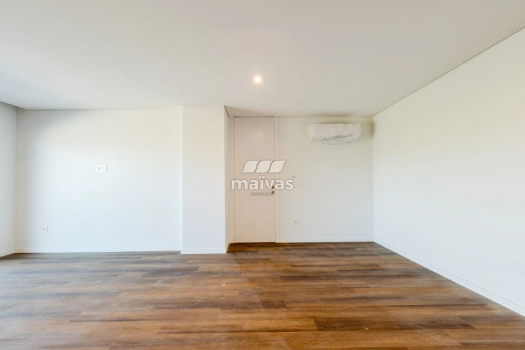 Apartamento T3 para Venda em Ferreiros e Gondizalves Foto 8