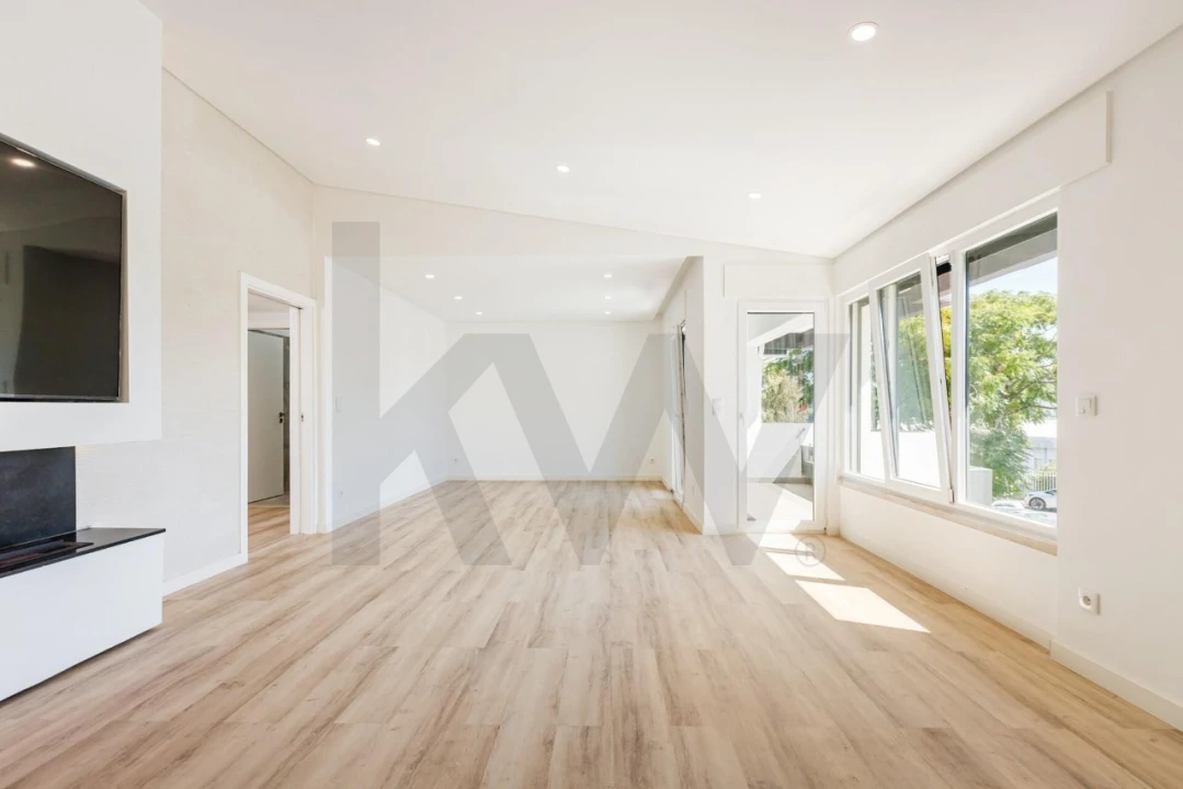 Moradia T4 para Venda em Alfragide Foto 7