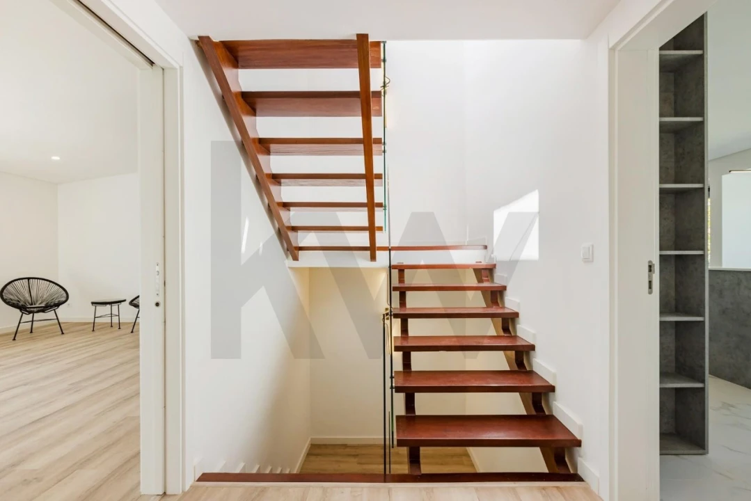 Moradia T4 para Venda em Alfragide Foto 16