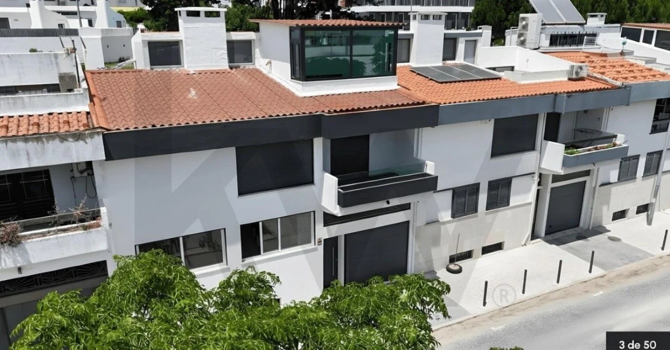 Moradia T4 para Venda em Alfragide Foto 29