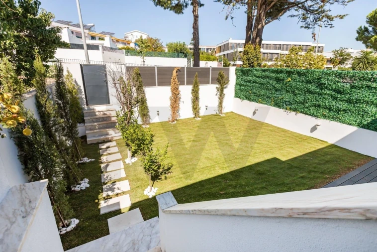 Moradia T4 para Venda em Alfragide Foto 13