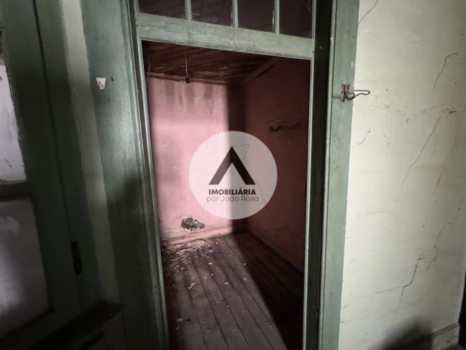 Moradia T4 para Venda em Alcains Foto 6