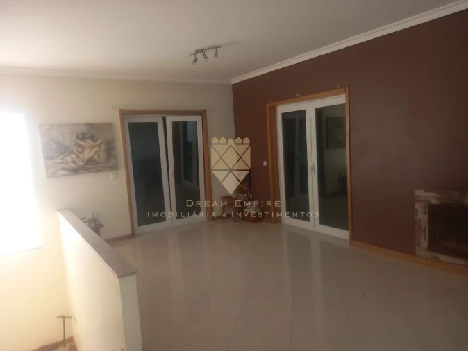 Moradia T3 para Venda em Aguiar de Sousa Foto 6