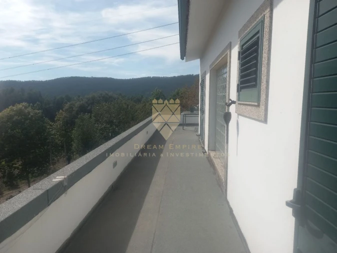 Moradia T3 para Venda em Aguiar de Sousa Foto 5