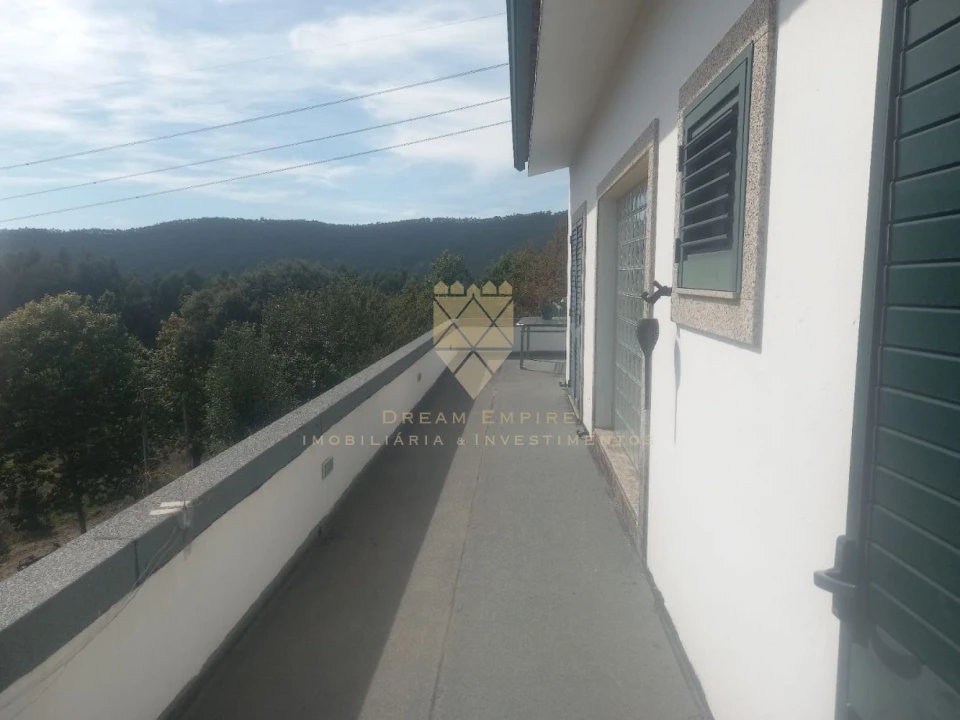 Moradia T3 para Venda em Aguiar de Sousa Foto 5