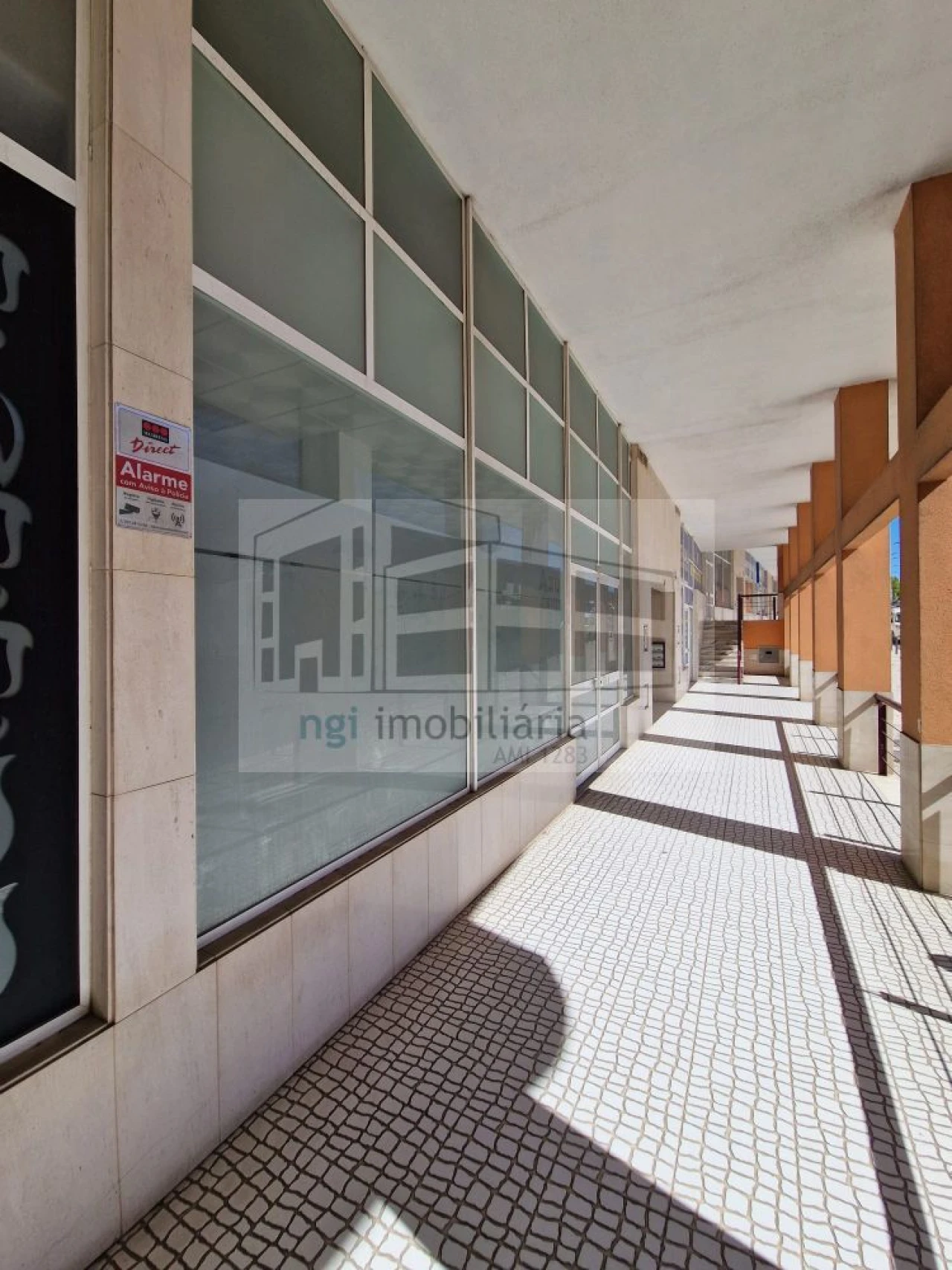 Loja para Venda em Setubal (São Sebastião) Foto 12