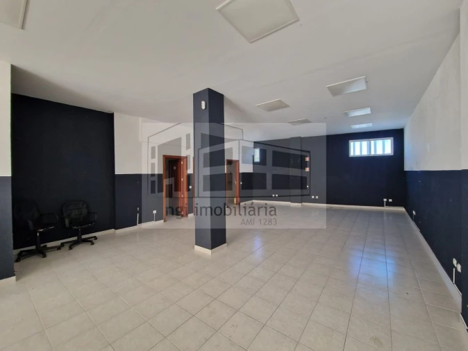 Loja para Venda em Setubal (São Sebastião) Foto 2