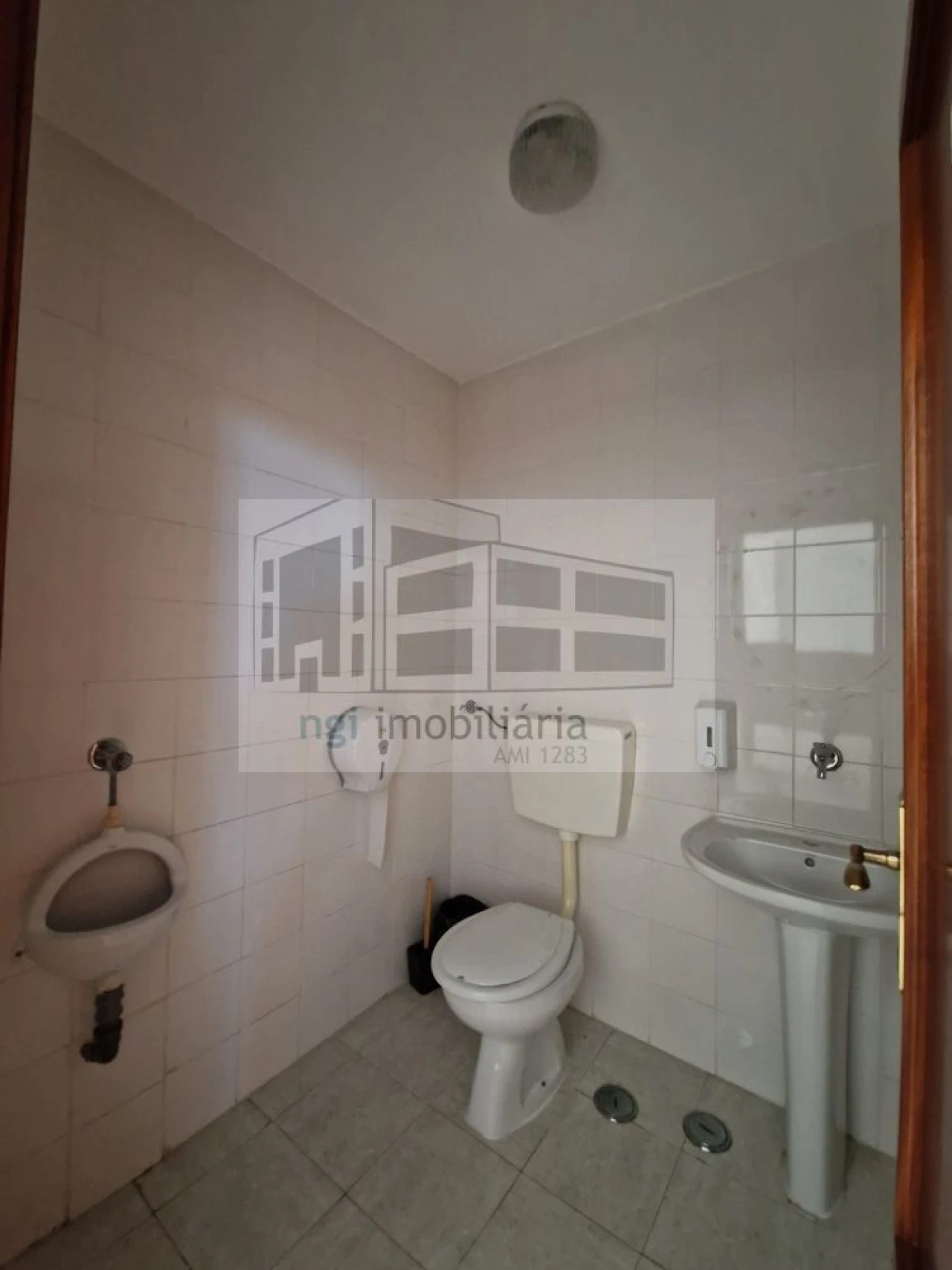 Loja para Venda em Setubal (São Sebastião) Foto 5