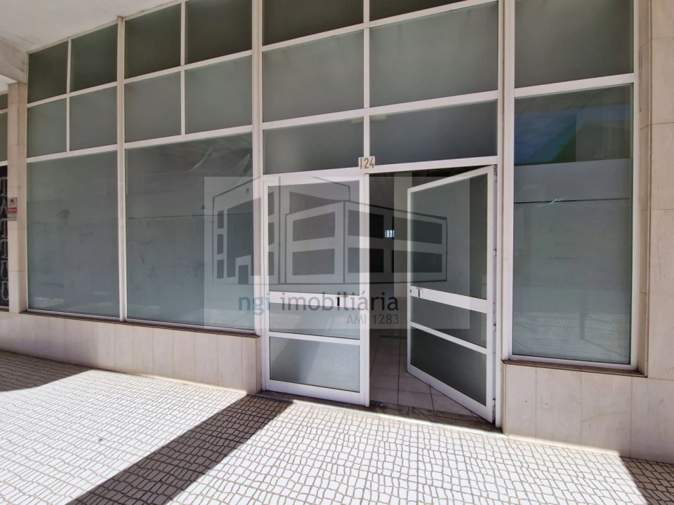 Loja para Venda em Setubal (São Sebastião) Foto 13