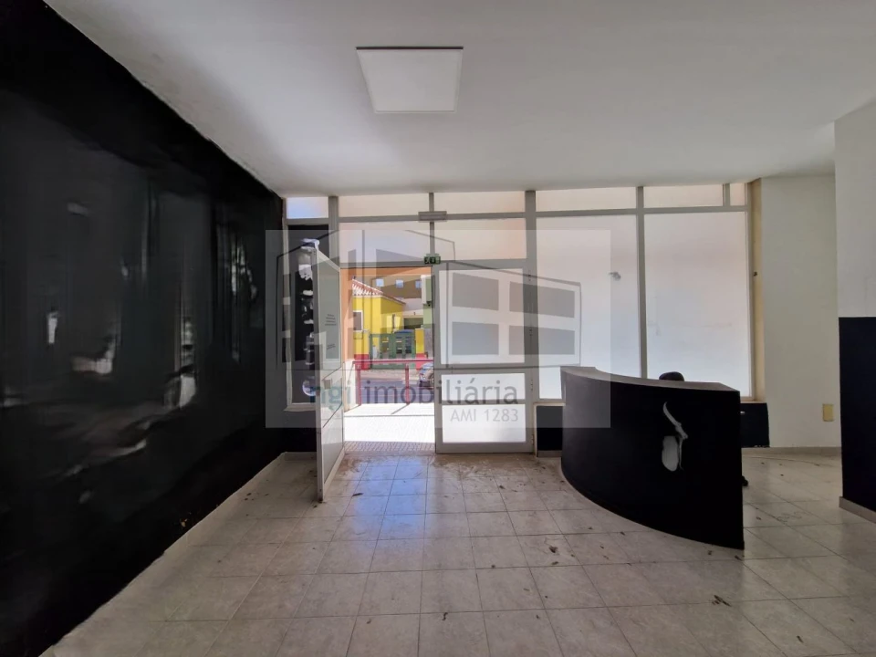 Loja para Venda em Setubal (São Sebastião) Foto 3