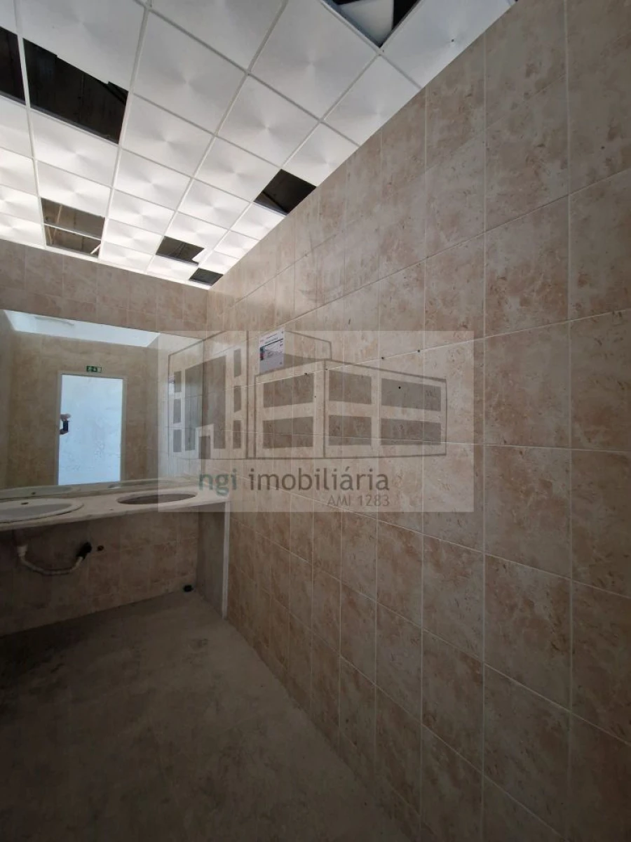 Loja para Venda em Setubal (São Sebastião) Foto 13