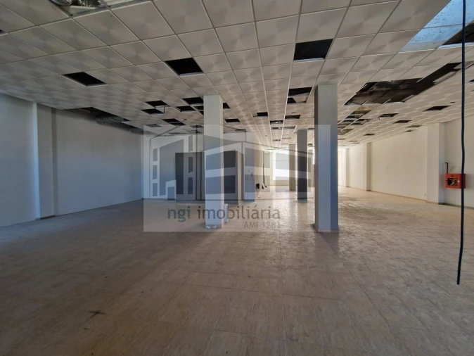 Loja para Venda em Setubal (São Sebastião) Foto 14