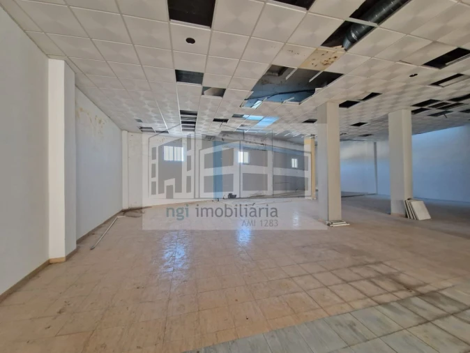 Loja para Venda em Setubal (São Sebastião) Foto 3