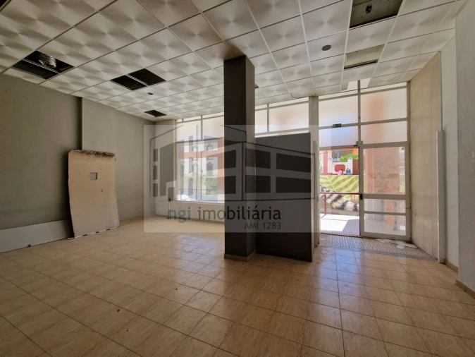 Loja para Venda em Setubal (São Sebastião)