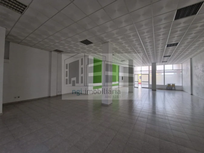 Loja para Venda em Setubal (São Sebastião) Foto 4