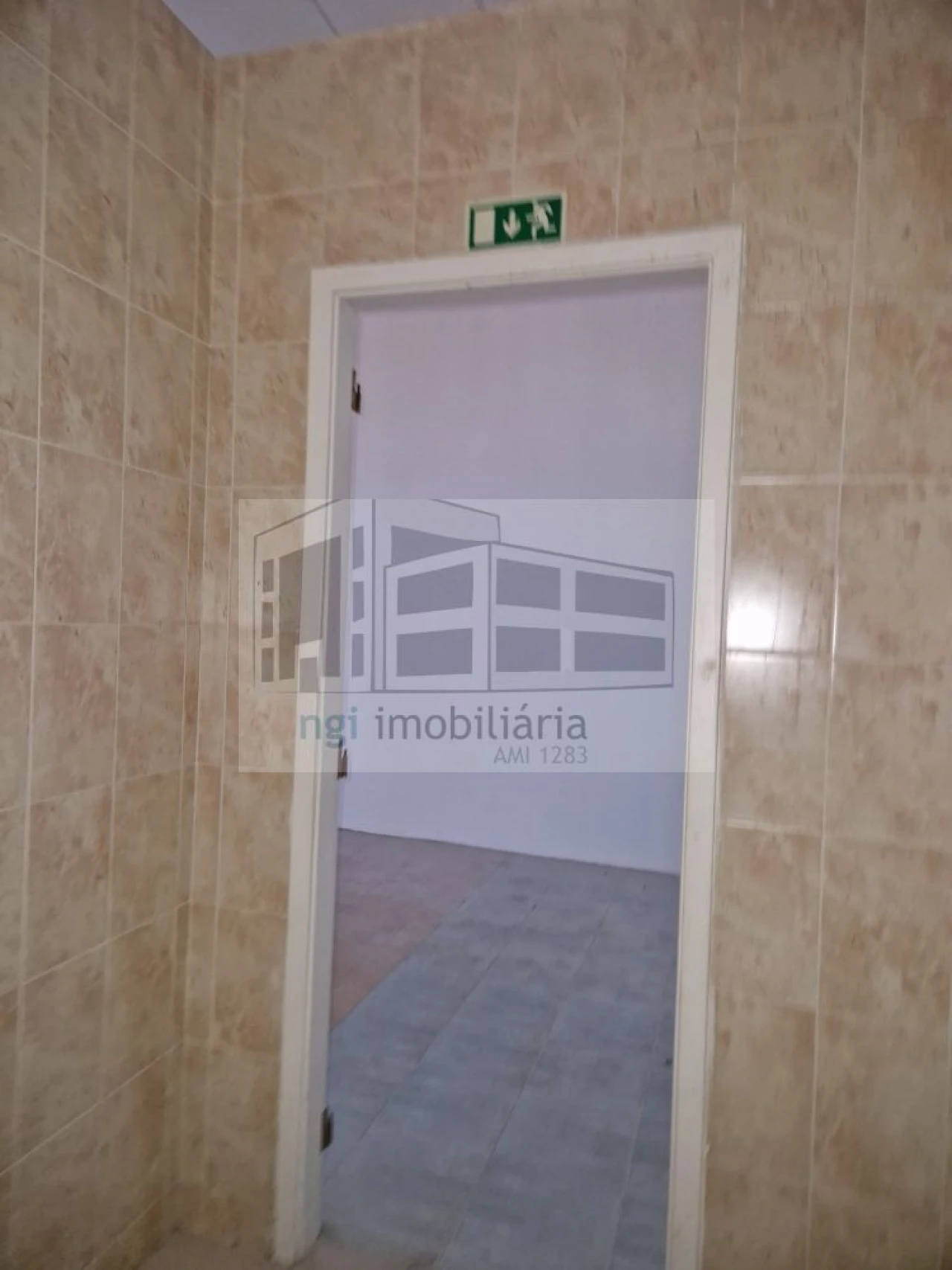 Loja para Venda em Setubal (São Sebastião) Foto 10